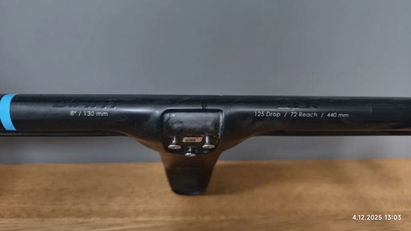 karbonová řidítka GIANT Contact SLR a EASTON EC70ax.