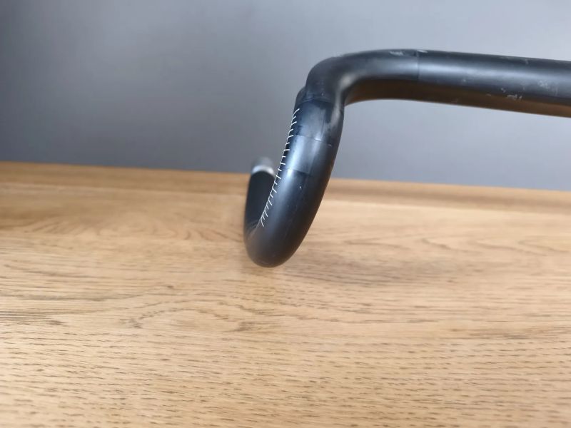 karbonová řidítka GIANT Contact SLR a EASTON EC70ax.