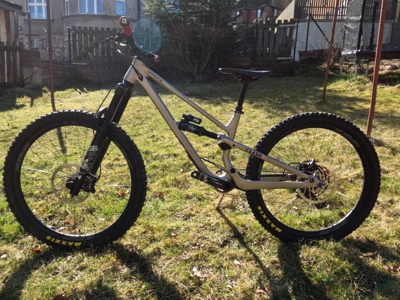Commencal Clash XS
