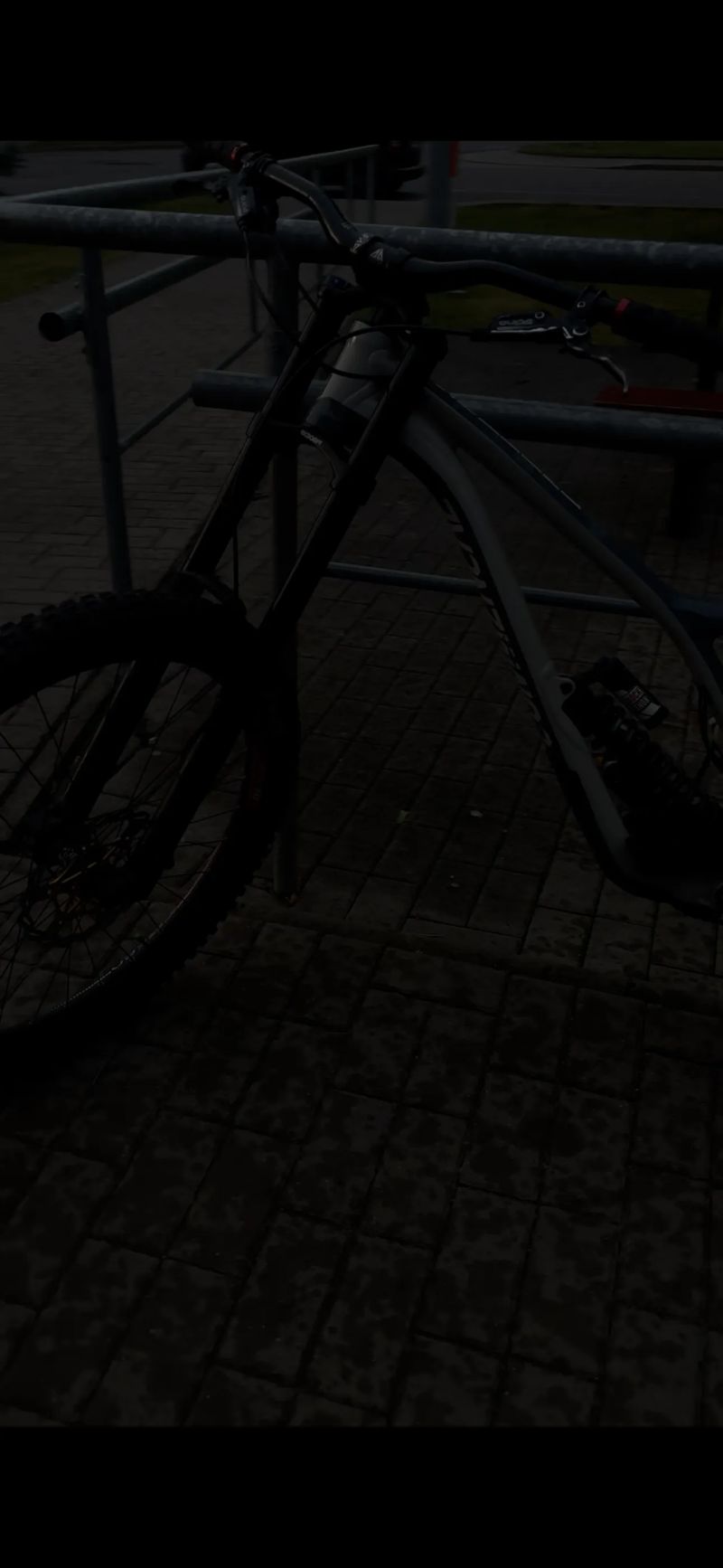 Commencal Supreme dh v4