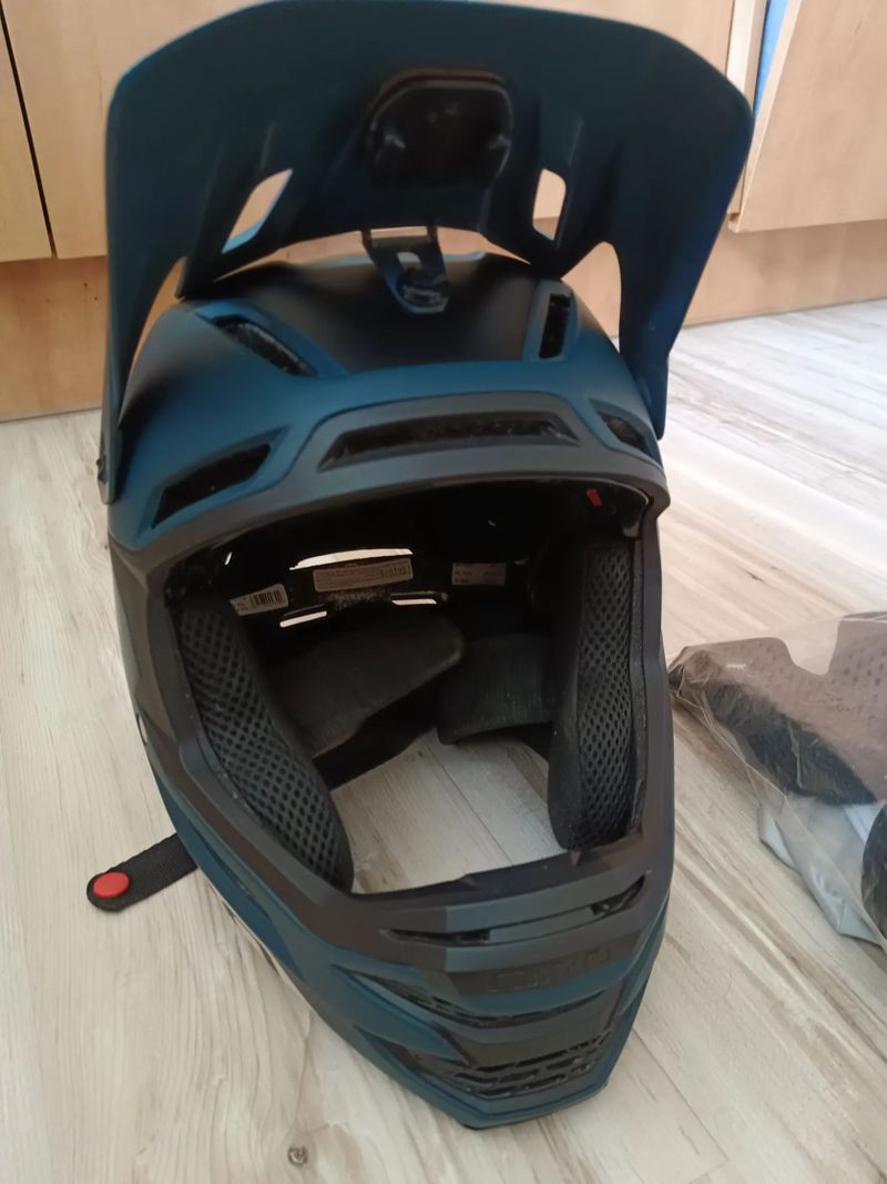  Downhill přilba Giro Insurgent Spherical 