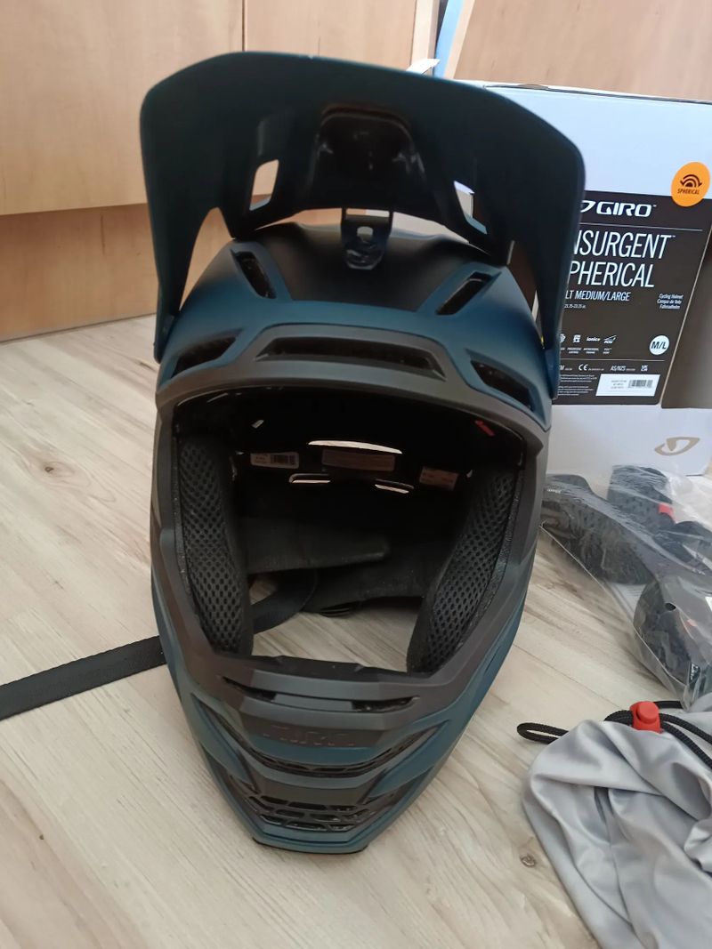  Downhill přilba Giro Insurgent Spherical 