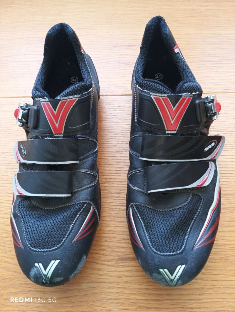 Silniční tretry,, Vittoria,, vel.44.