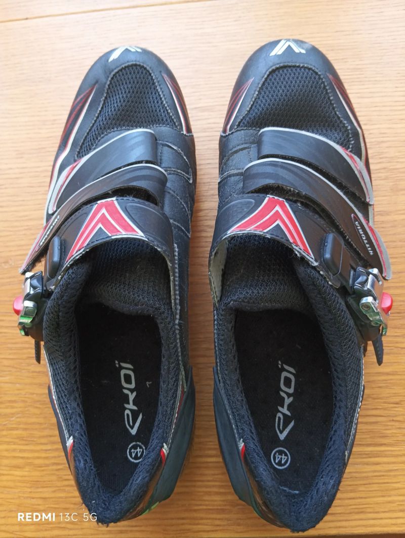 Silniční tretry,, Vittoria,, vel.44.