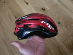 Cyklistická helma MET TRENTA