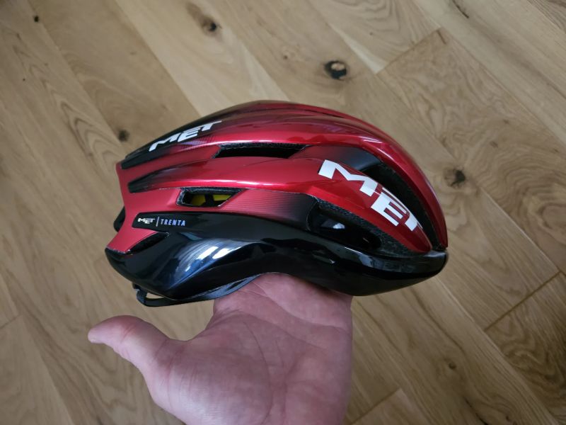 Cyklistická helma MET TRENTA