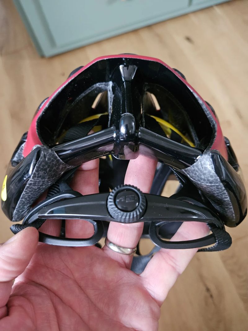 Cyklistická helma MET TRENTA