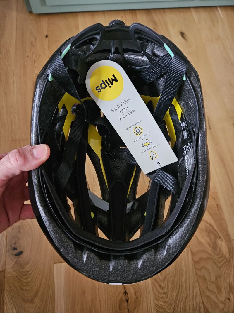 Cyklistická helma MET TRENTA