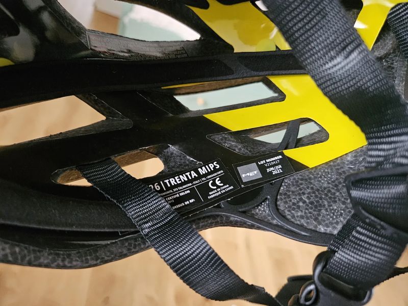 Cyklistická helma MET TRENTA