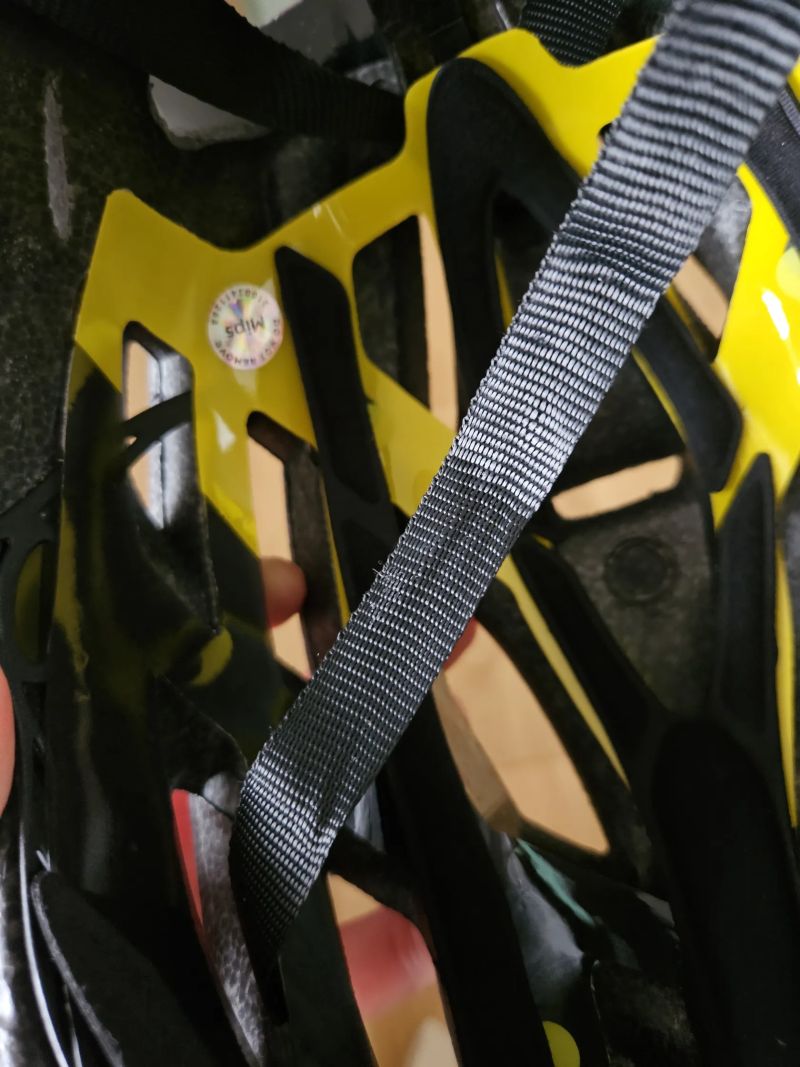 Cyklistická helma MET TRENTA