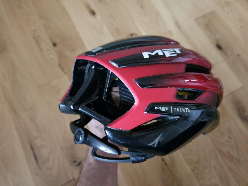 Cyklistická helma MET TRENTA