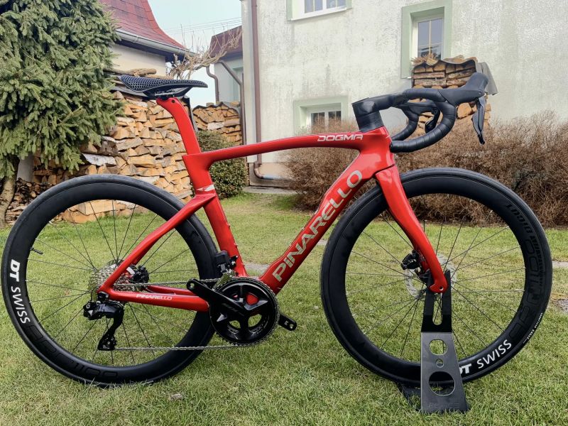 Pinarello Dogma F 2024