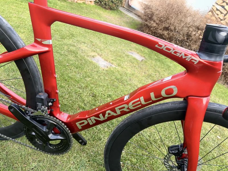 Pinarello Dogma F 2024