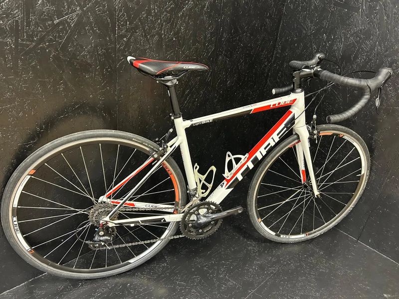 Cube Silnička Cube Attain - vel 53