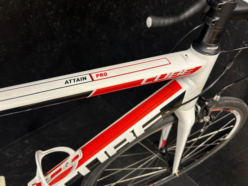 Cube Silnička Cube Attain - vel 53