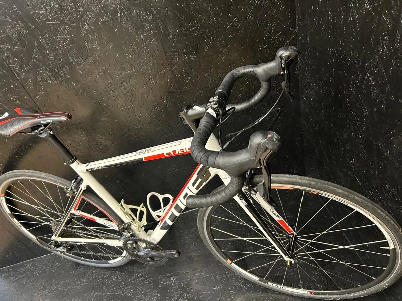 Cube Silnička Cube Attain - vel 53