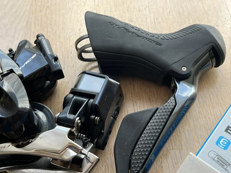 Prodám komponenty z Di2 silniční sady Shimano Dura-Ace R9150/9170