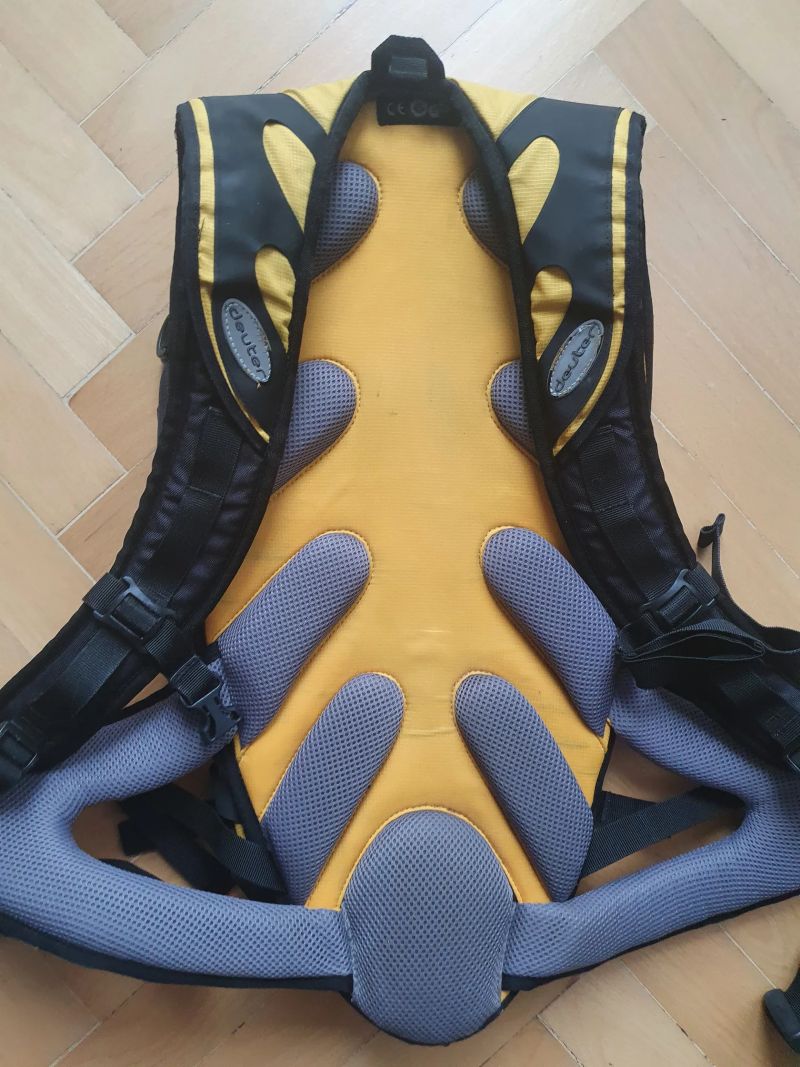 Batoh Deuter Attack s chráničem páteře