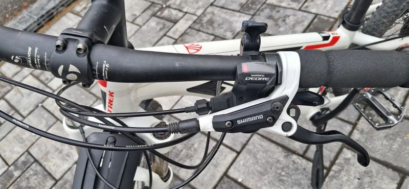 Trek 4900