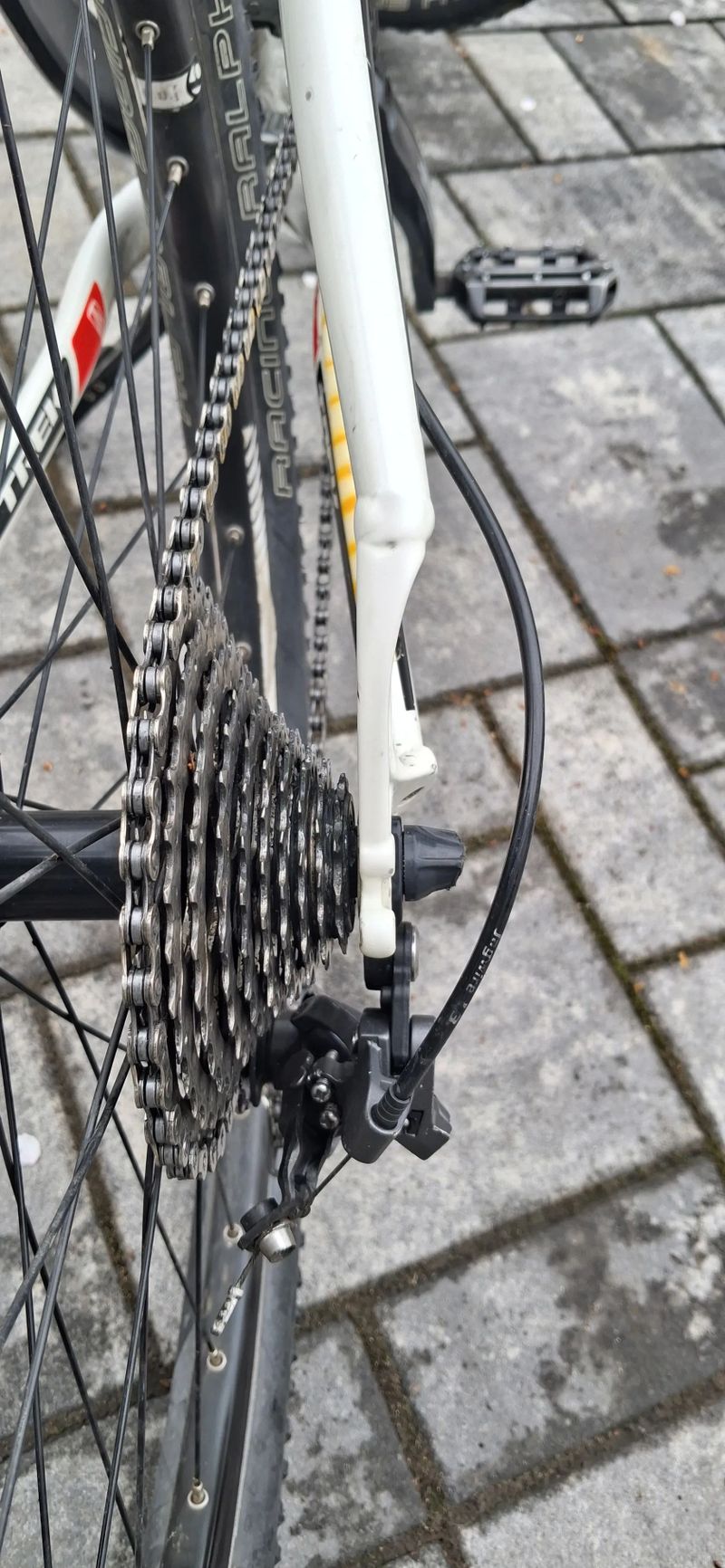 Trek 4900