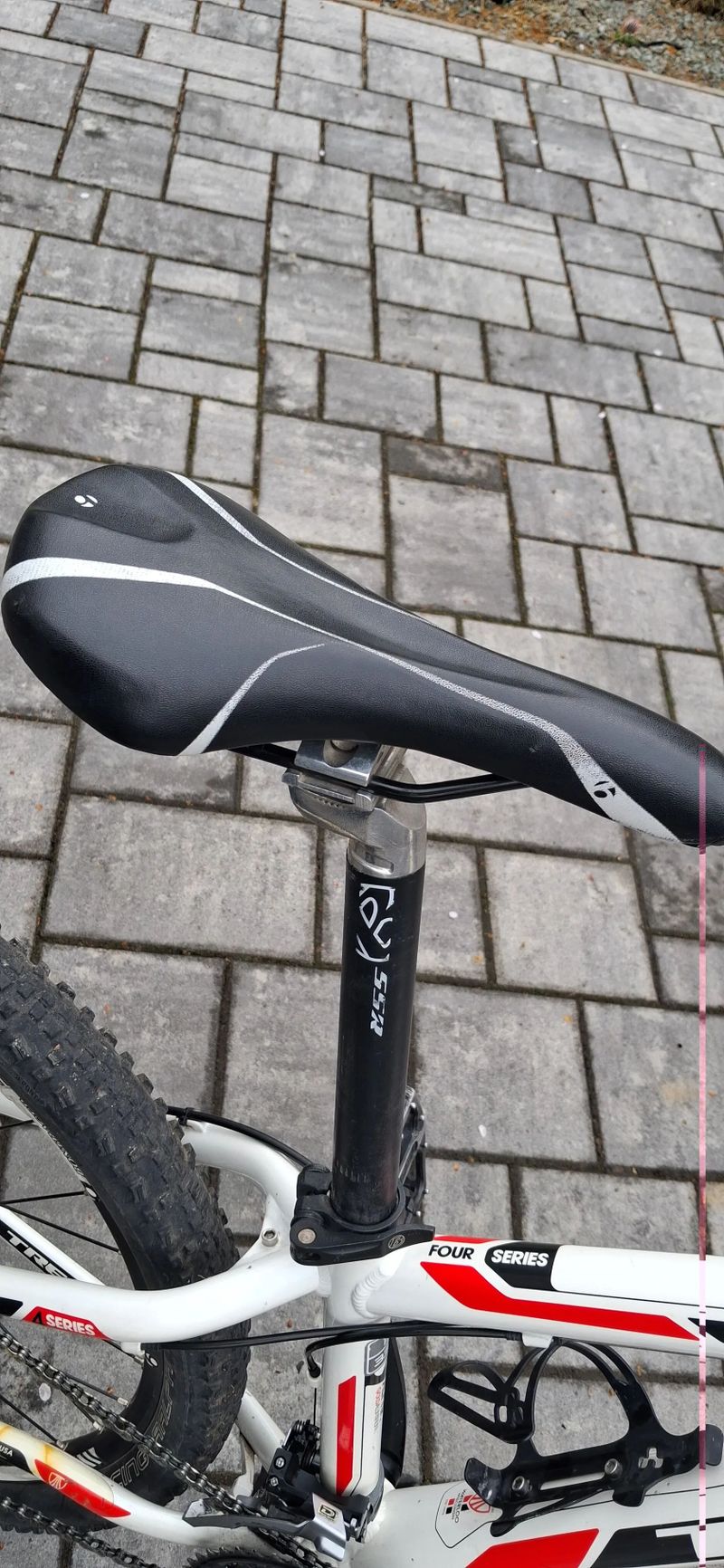 Trek 4900