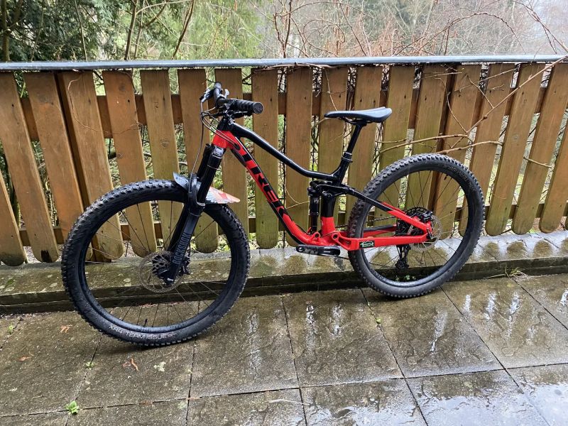 Trek Fuel EX 7 Gen 5, velikost S, Rock shox 