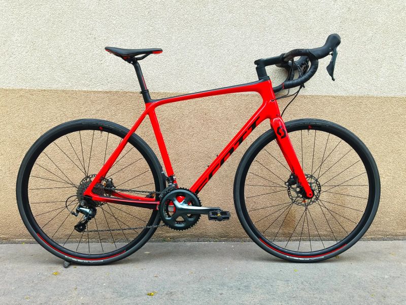 Scott Addict 30 Disc carbon vel. 56, hydr. kotouč brzdy, ZÁNOVNÍ, najeto 600 km