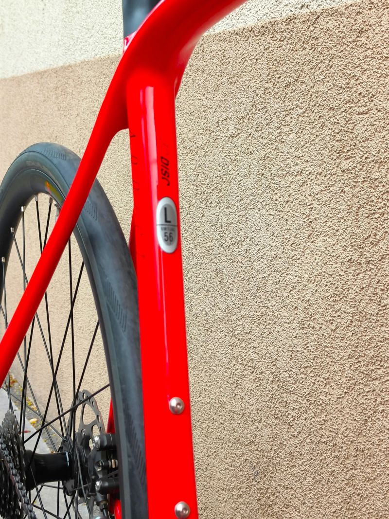 Scott Addict 30 Disc carbon vel. 56, hydr. kotouč brzdy, ZÁNOVNÍ, najeto 600 km