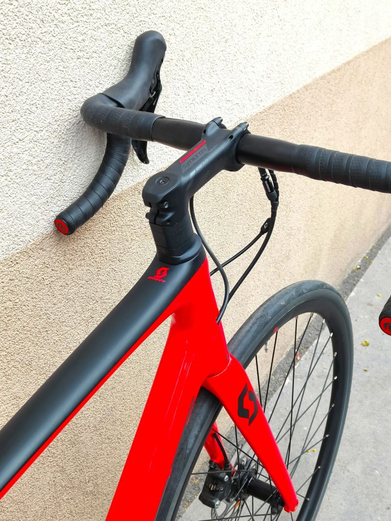 Scott Addict 30 Disc carbon vel. 56, hydr. kotouč brzdy, ZÁNOVNÍ, najeto 600 km