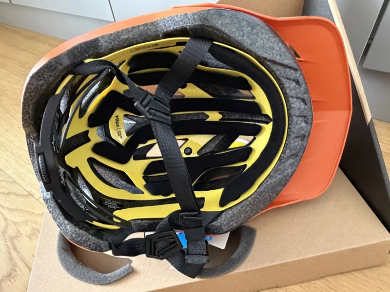 nová přilba Troy Lee Designs Flowline