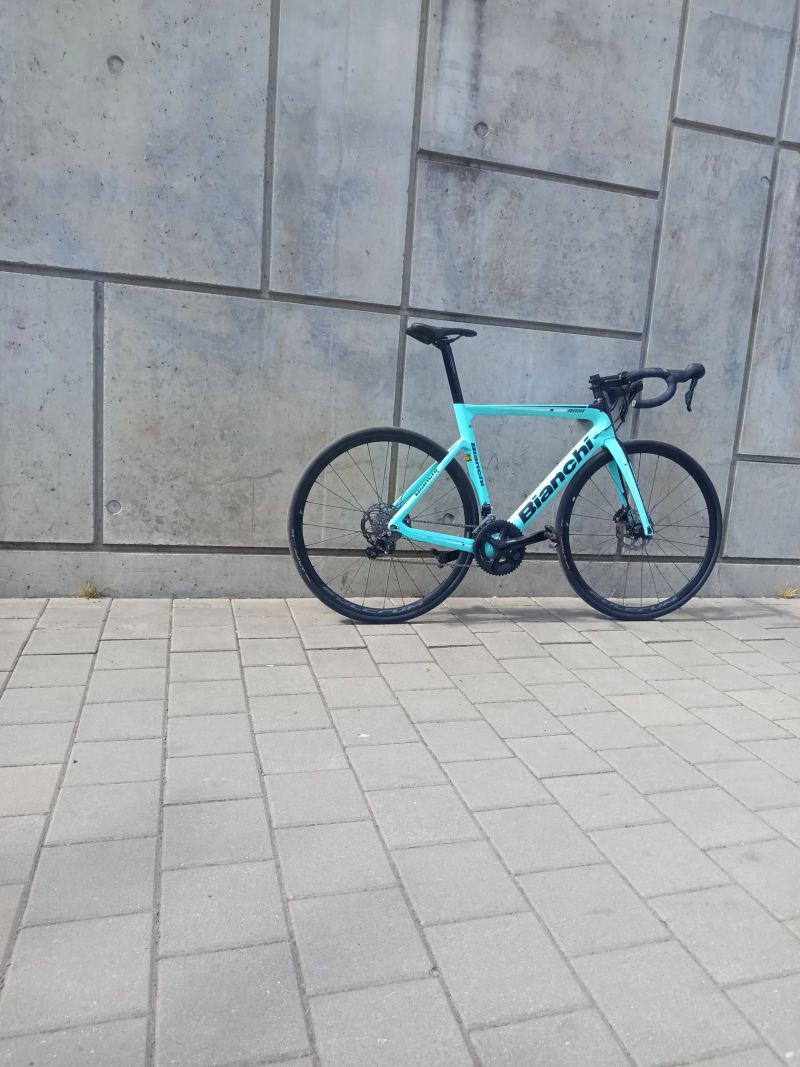 silniční karbonové kolo Bianchi Aria Disc