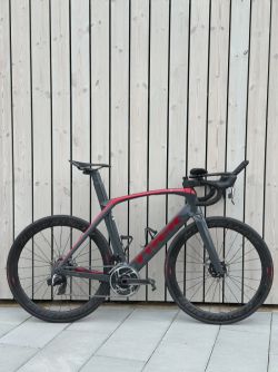 Trek Madone SLR9 “Project One" | 58 | PC: 360k