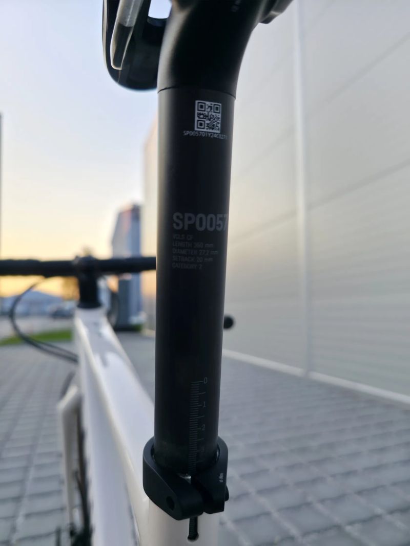 Gravel Canyon Grizl 6 Apex 2024 velikost M / Top stav