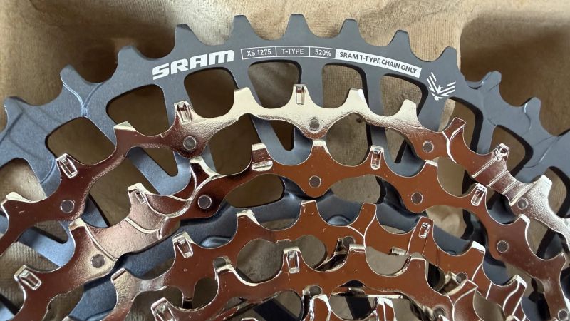 Nová sada SRAM GX Eagle AXS Transmission 00.7918.169.000, kliky 170mm, (lepší kazeta XS 1275)