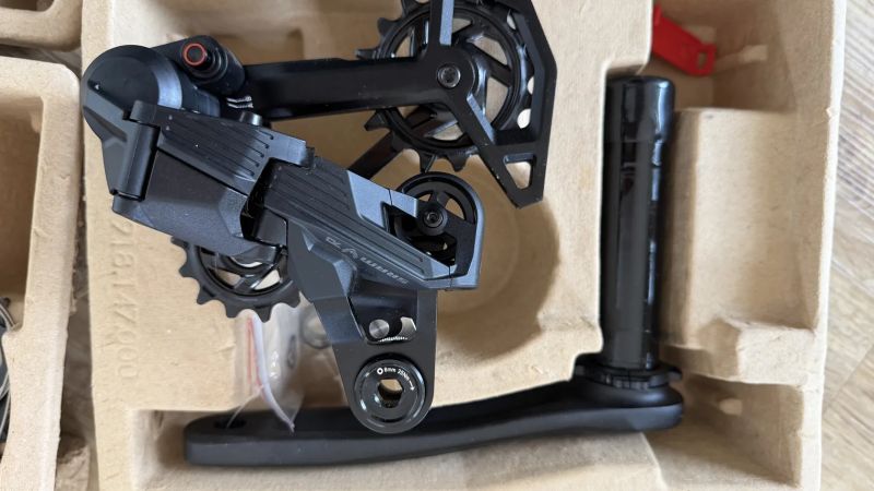 Nová sada SRAM GX Eagle AXS Transmission 00.7918.169.000, kliky 170mm, (lepší kazeta XS 1275)