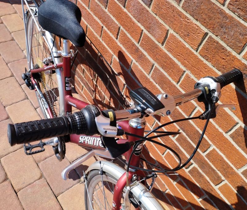 Trekové kolo Sprinter Genesis červené