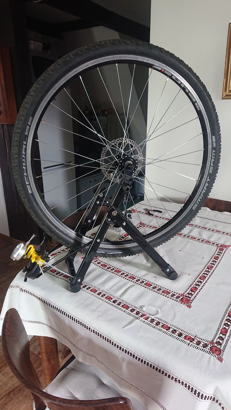 Centrovací stolice HOBBY a profi úchylkoměr 