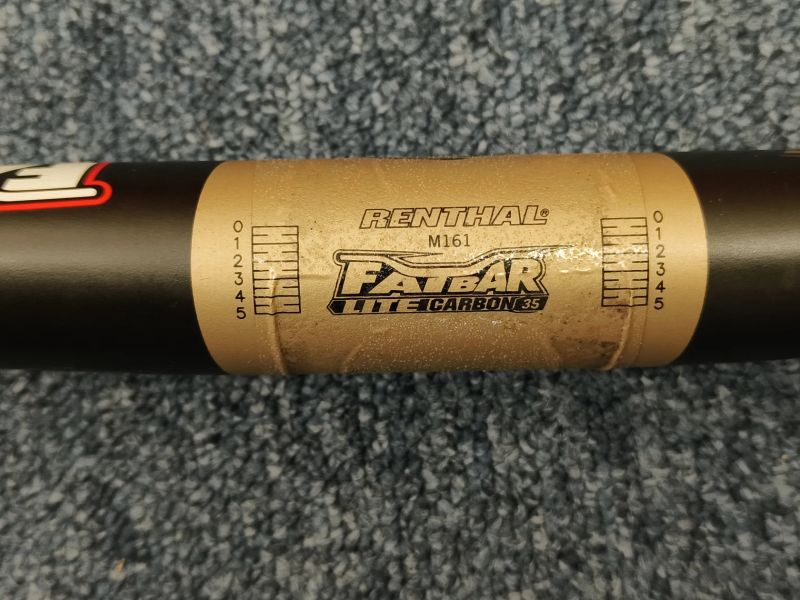 RENTHAL FatBar Carbon 35 mm, šířka 760 mm, PC 3890 Kč