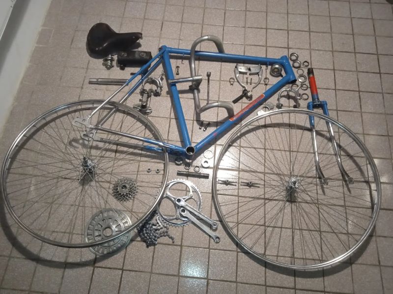 Prodám kompletně repasovaný Favorit Vel.56cm