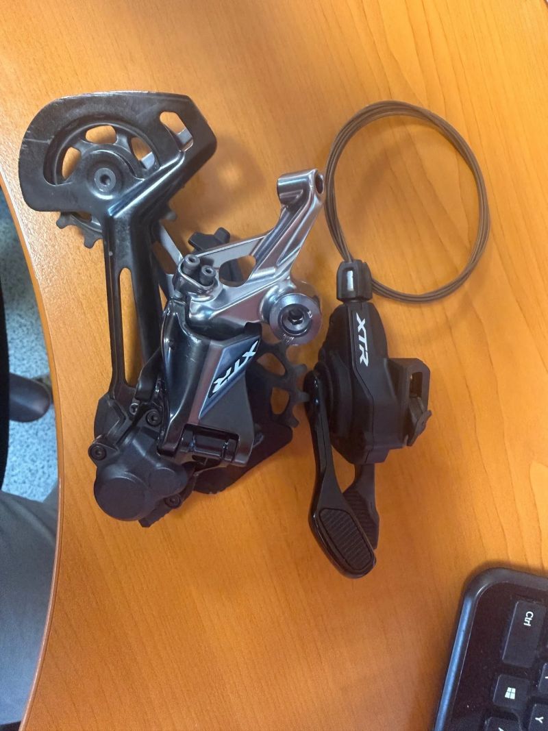 Prodám přehazovačku a páčku Shimano XTR M9100 Chain 12-speed (10-51)