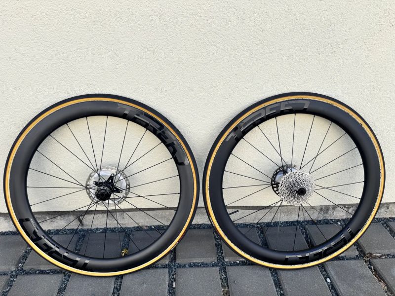 Karbonová silniční kola Thread DT Swiss 50