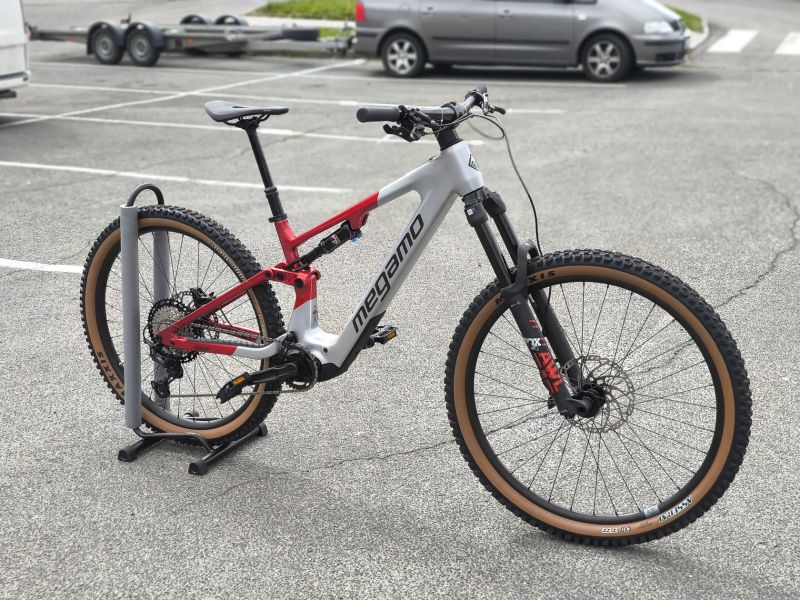 !!!NOVÝ!!! Megamo REASON AL 07 - Dji AVINOX, 800Wh, vel. M