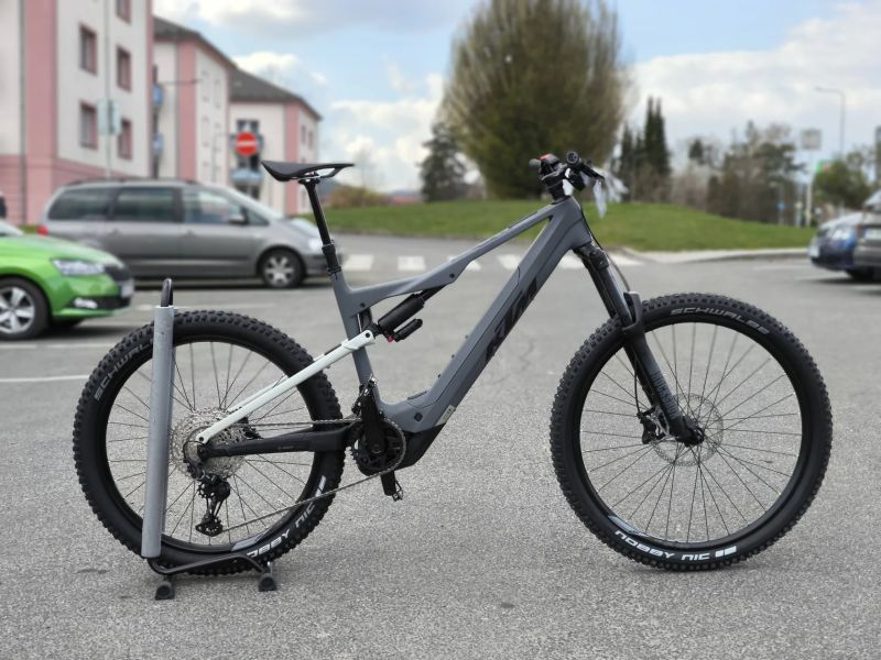 !!!NOVÝ!!! Karbon KTM MACINA KAPOHO COMP LTD, Bosch CX5, 800Wh vel. XL