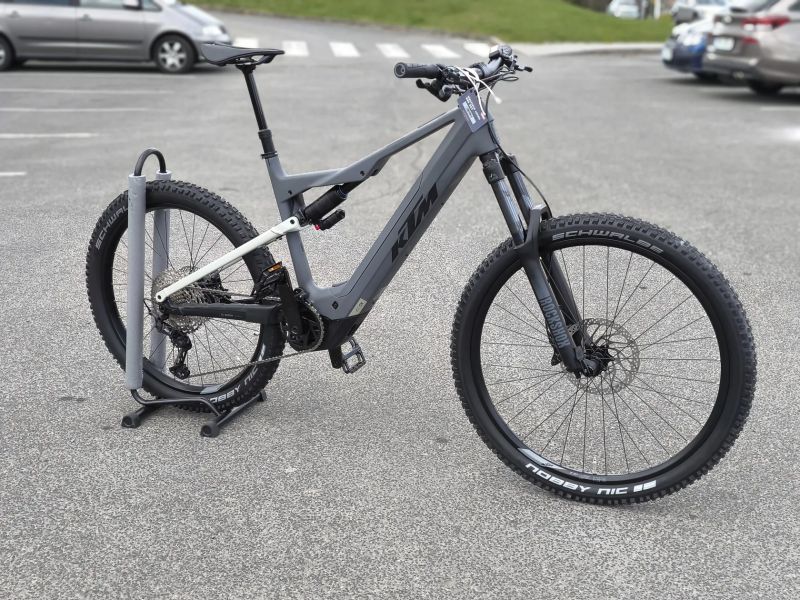 !!!NOVÝ!!! Karbon KTM MACINA KAPOHO COMP LTD, Bosch CX5, 800Wh vel. XL