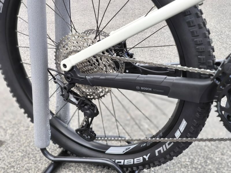 !!!NOVÝ!!! Karbon KTM MACINA KAPOHO COMP LTD, Bosch CX5, 800Wh vel. XL