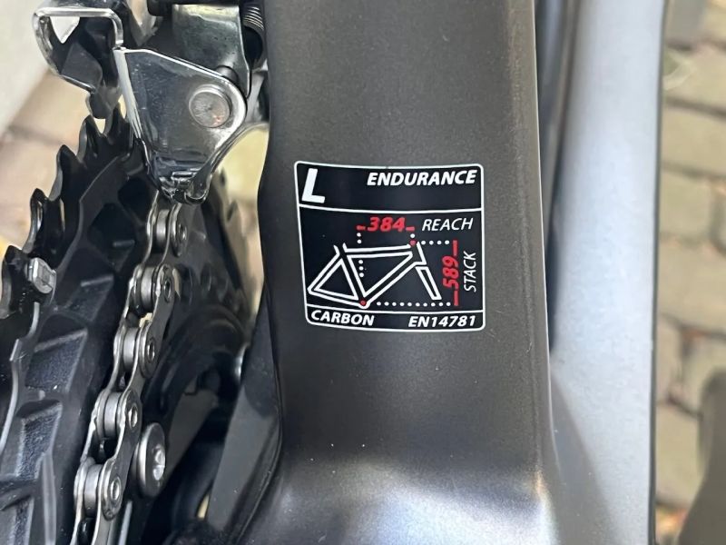 Karbonové silniční kolo Eddy Merckx Mourenx 69, nová sada Shimano 105 2x12s