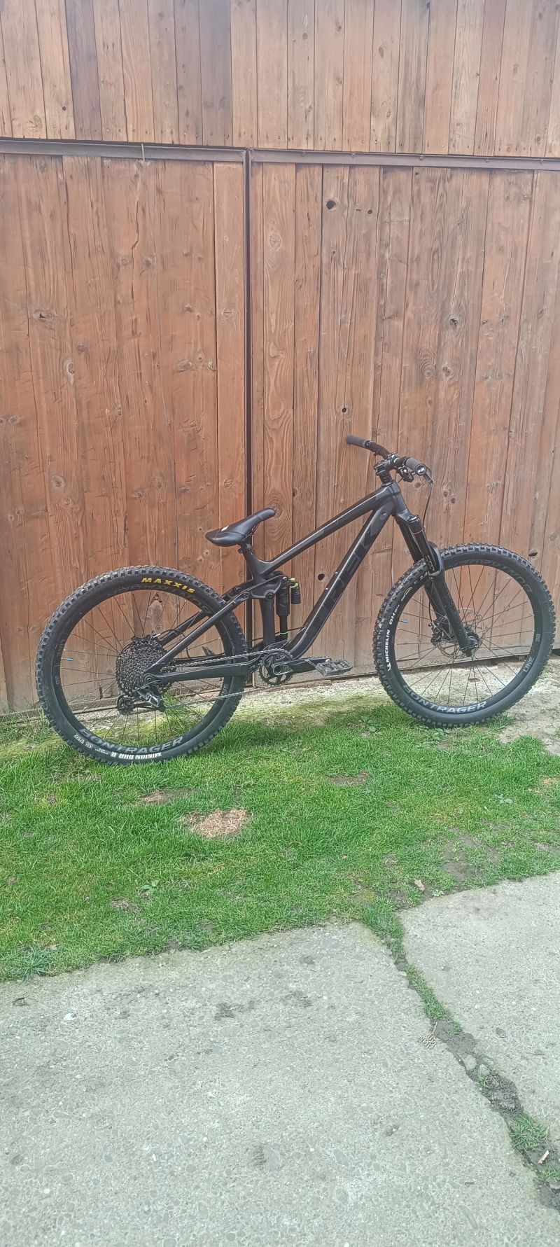 Trek Remedy 8