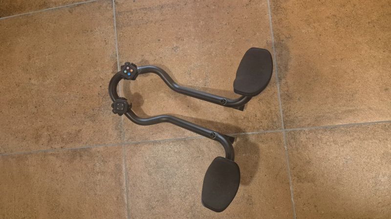 Domácí trenažér Van Rysel D100 s „Zwift Cog and Click“