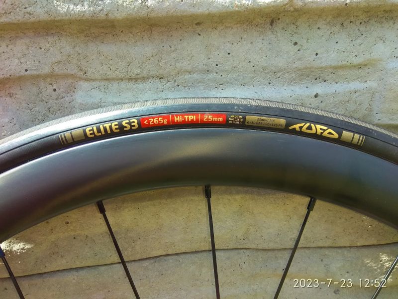 Silniční kotoučová karbonová kola