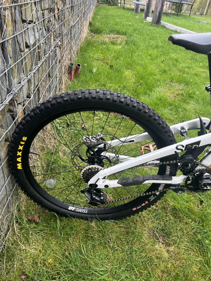 Commencal Supreme V5